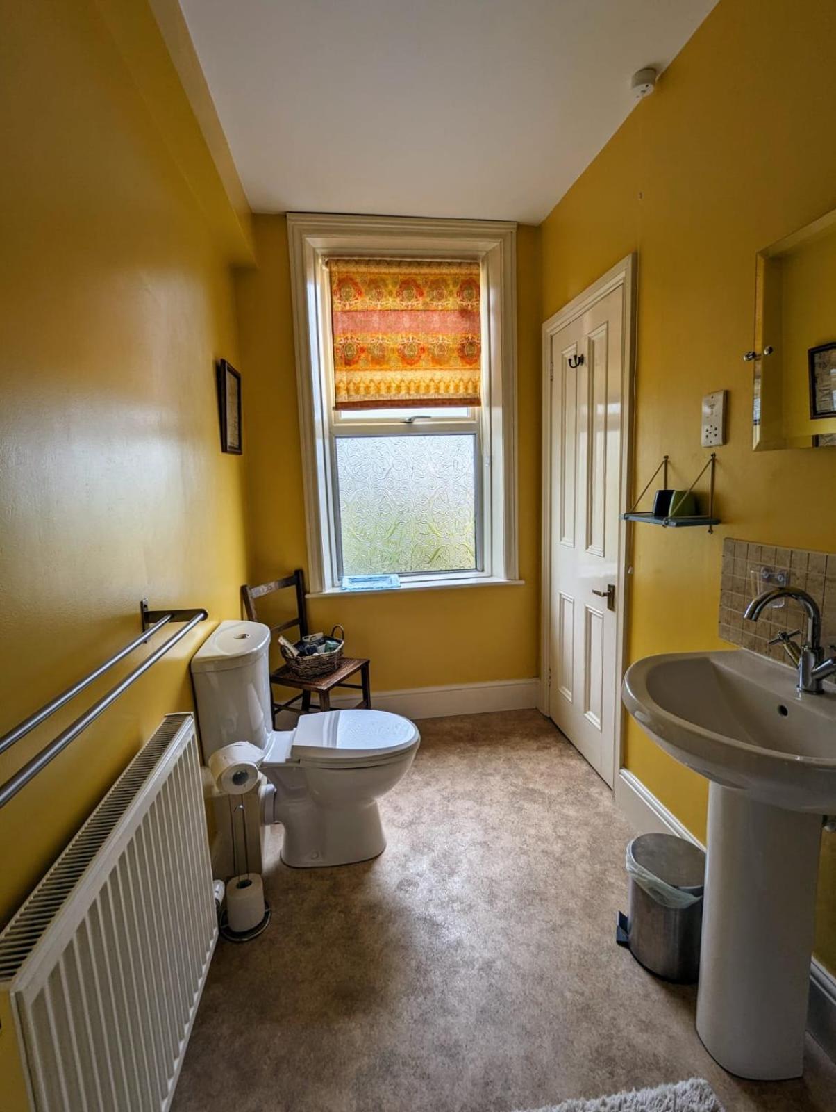 Number 18 Bed & Breakfast Whitby Exterior photo